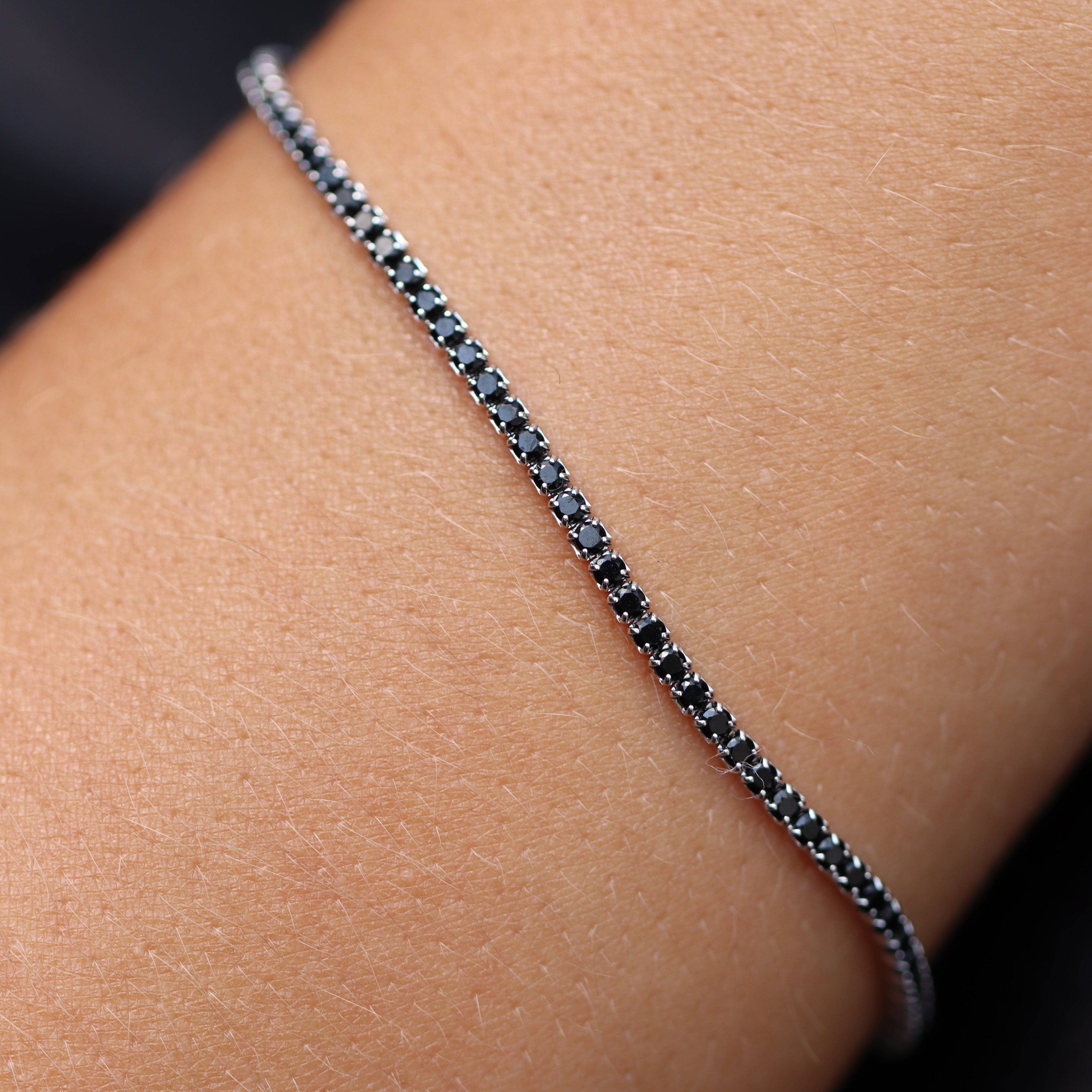 Nacht Bracelet | 925 Sterling Silver with Black Zirconia